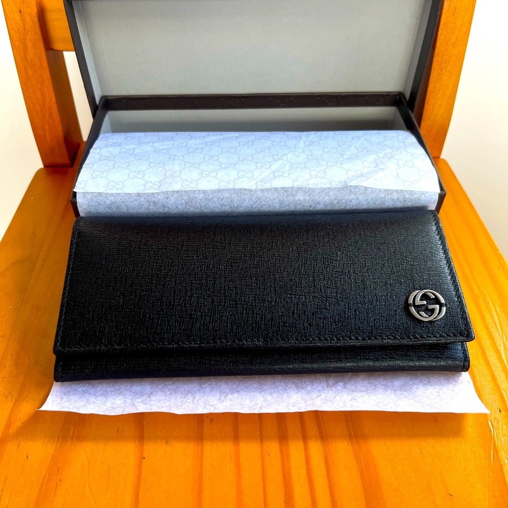 NWOT Gucci Mens slim black wallet, as pictured